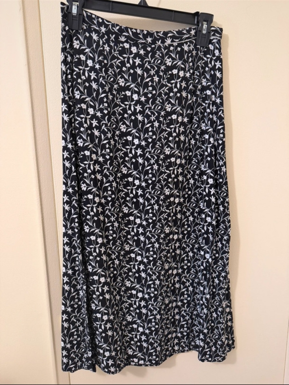 Vintage 90’s Black and White Floral Maxi Skirt